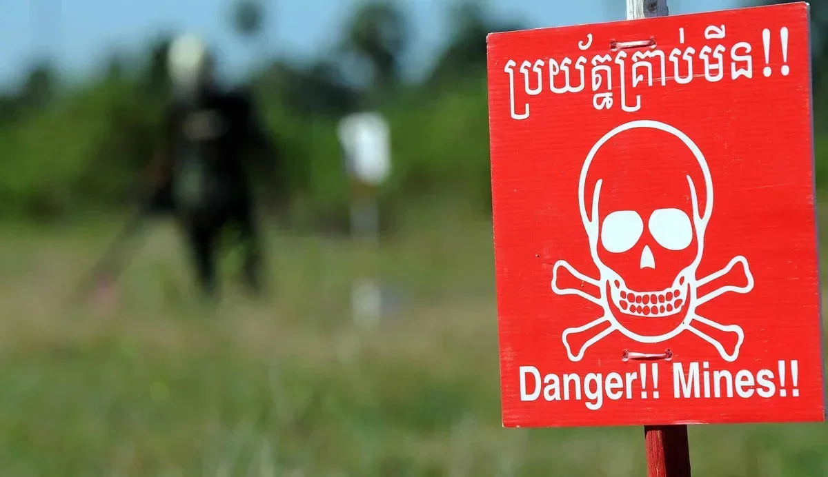 Иновативен дрон с изкуствен интелект революционизира откритията на мини, повишавайки безопасността и ефективността