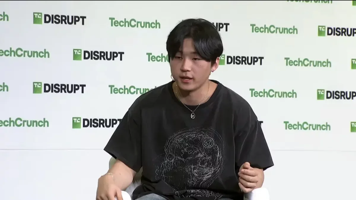 Изпълнителният директор на Cluely Рой Лий обяви корекция на приходите